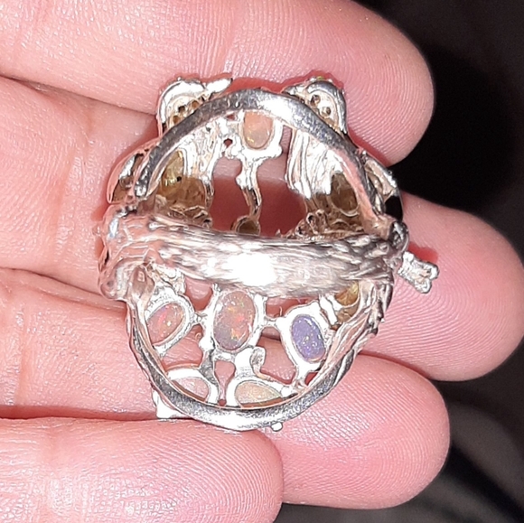 Ring - Picture 4 of 5